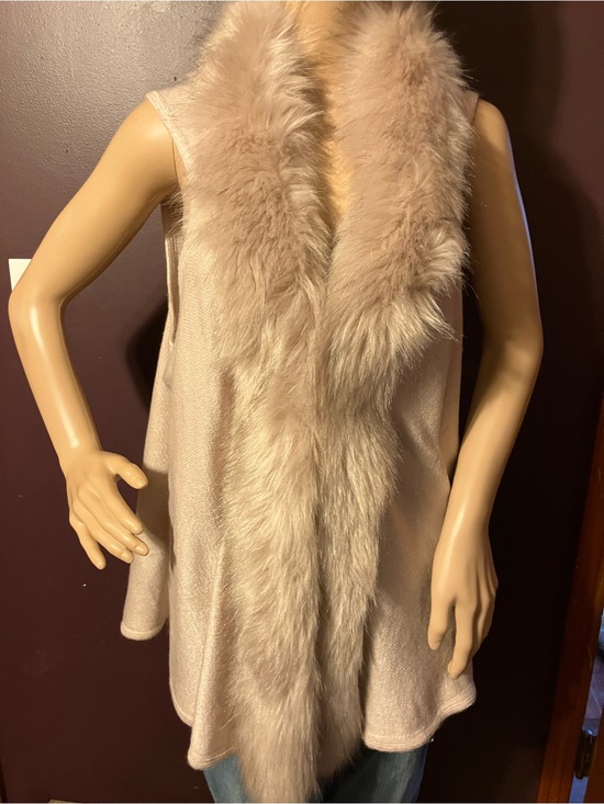 Jackets & Blazers - Plush Faux Fur Trim Open Vest in Blush Beige